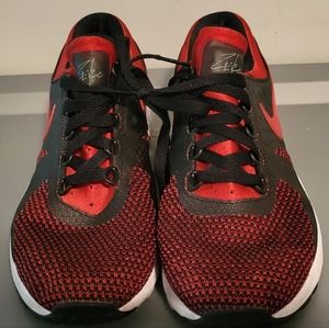 Men Nike Air Max size 9 (used) Red/Black/White